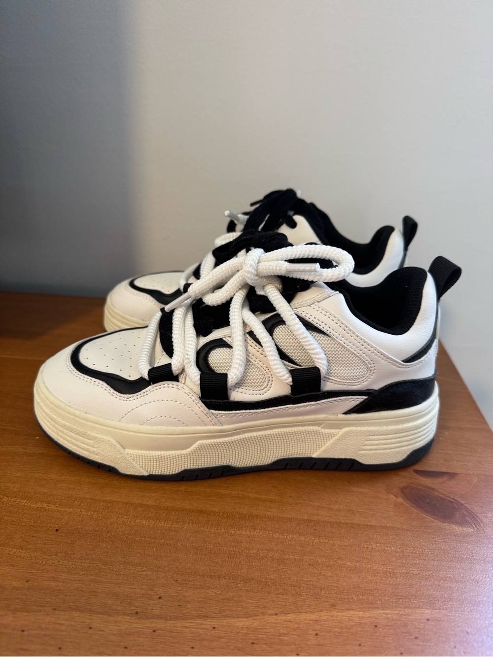 Women Chunky Lace-Up Sneakers in White and Black